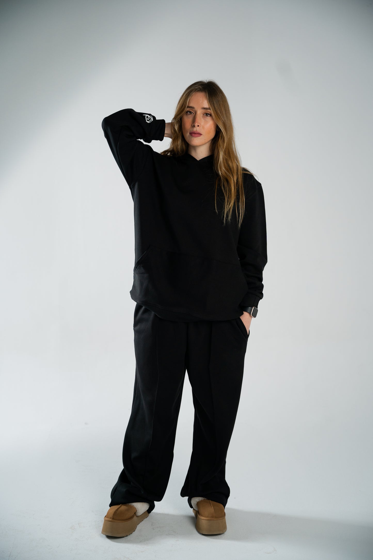 UNISEX BLACK OVERSIZED HOODIE