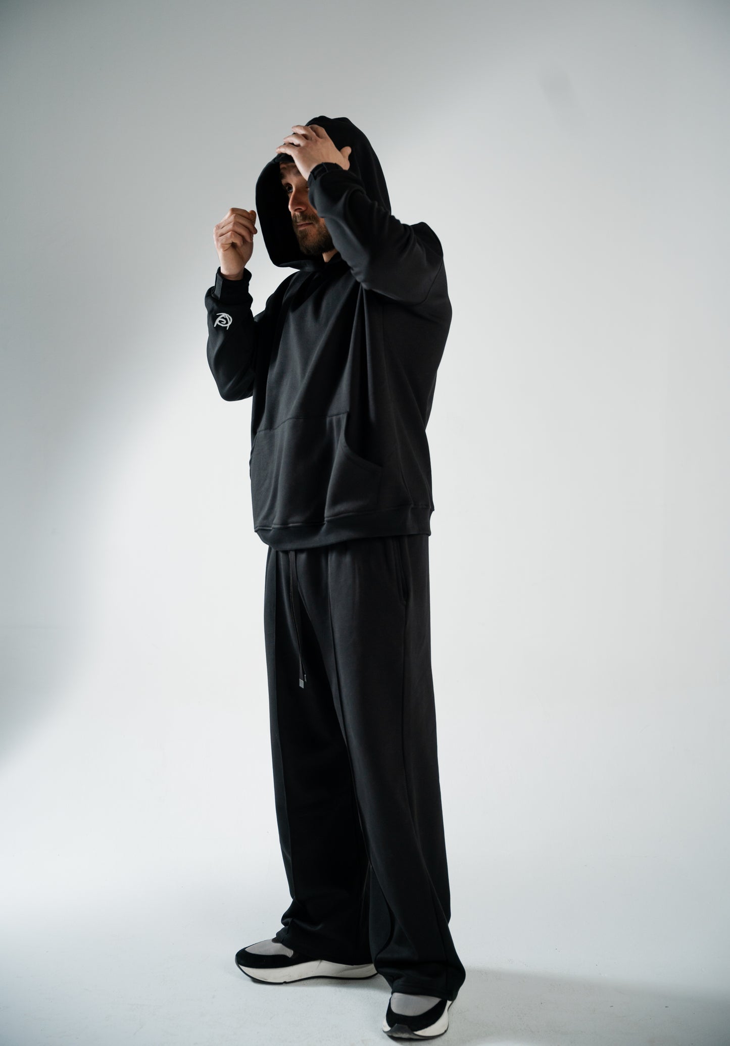 UNISEX BLACK OVERSIZED HOODIE