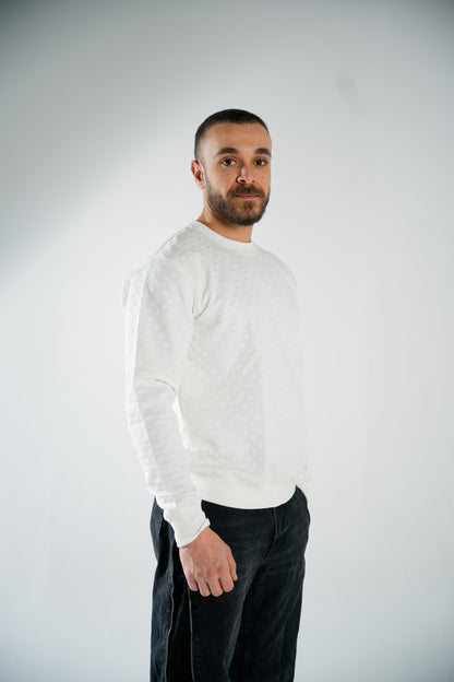 WHITE LONG-SLEEVE SWEATSHIRT