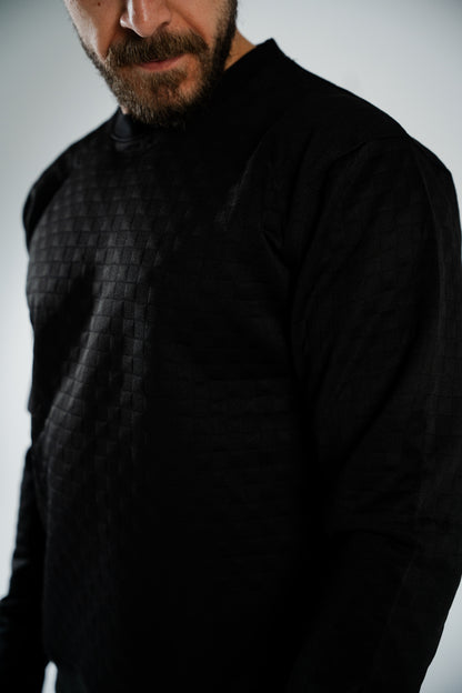 BLACK LONG-SLEEVE SWEATSHIRT